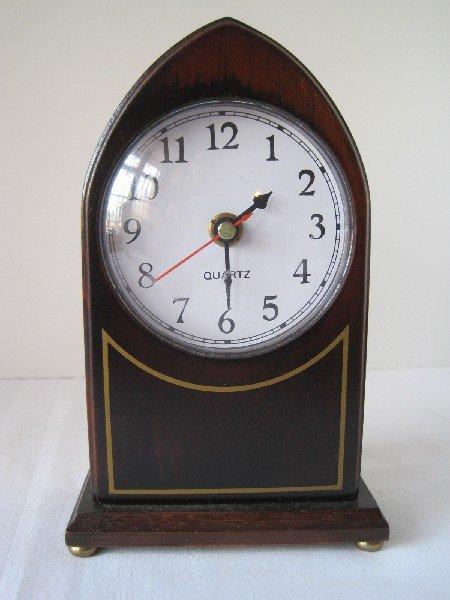 Mahogany Quartz Steple Case Accent Clock Battery Powered & Gilt Trim on Bun Feet