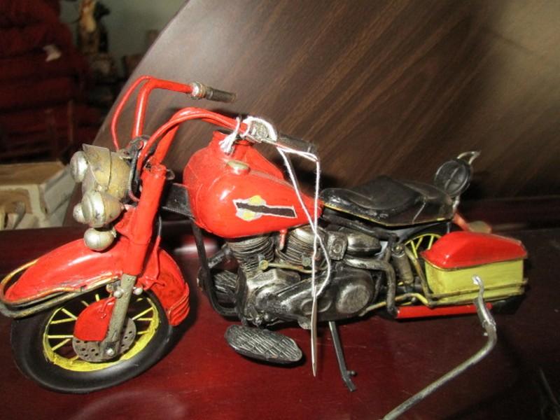 2 Model Vintage Motorbikes Metal