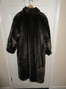 Ladies Faux Fur Reversible Coat w/ 3 Quarter Length Sleeves