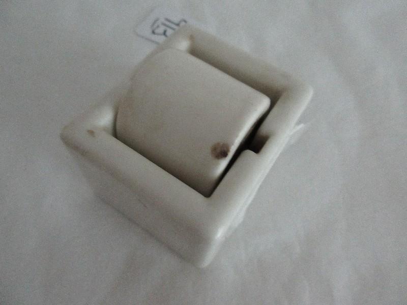 Semi-Porcelain Sengbusch Ideal Junior Stamp Moistener