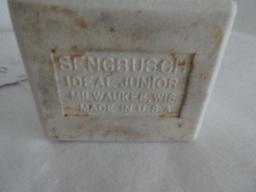 Semi-Porcelain Sengbusch Ideal Junior Stamp Moistener