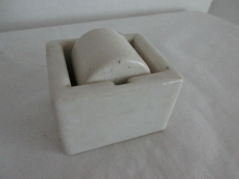 Semi-Porcelain Sengbusch Ideal Junior Stamp Moistener