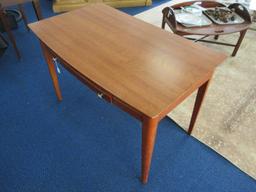 Home Meridian International Contemporary Bow Front Single Drawer Desk