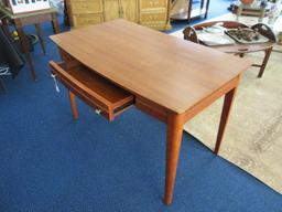 Home Meridian International Contemporary Bow Front Single Drawer Desk