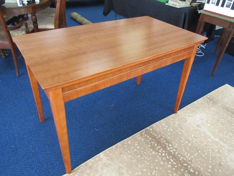 Home Meridian International Contemporary Bow Front Single Drawer Desk