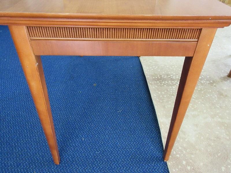 Home Meridian International Contemporary Bow Front Single Drawer Desk