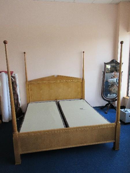 Stanley Furniture Capri Collection Style Maple Wood Tone King Size 4 Poster Bed w/ Side Rails