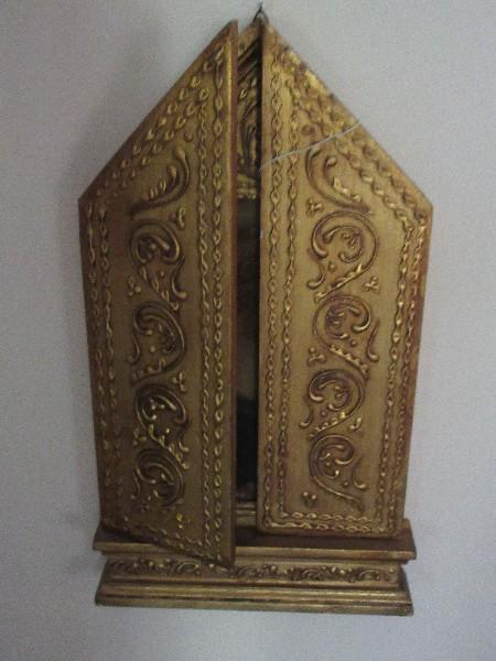 Florentine Religious Icon Triptych Madonna w/ Angels on Each Side Panel Intricate Design