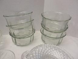 Lot - Pressed Glass Medallion Cameo Pattern Bowls, Prescut Pattern Bowls