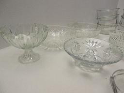 Lot - Pressed Glass Medallion Cameo Pattern Bowls, Prescut Pattern Bowls