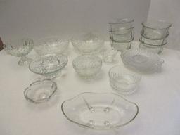 Lot - Pressed Glass Medallion Cameo Pattern Bowls, Prescut Pattern Bowls