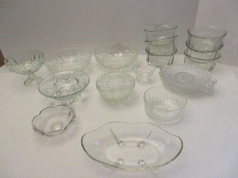 Lot - Pressed Glass Medallion Cameo Pattern Bowls, Prescut Pattern Bowls