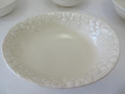 4 pieces - Metlox-Poppytrail Antique Grape White Pattern Embossed Grape Design