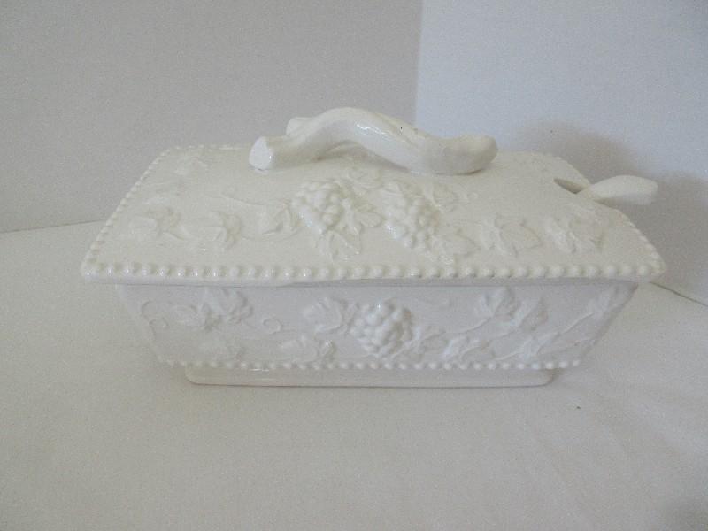 Lot - Ceramic Signature Collection Fruit Relief Pattern Platter w/ Wire Hanger