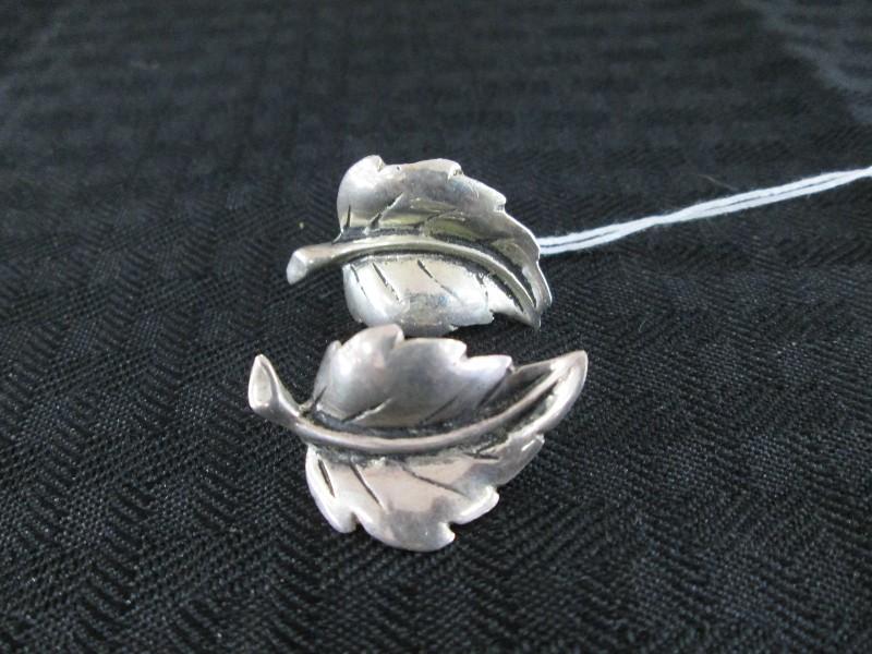Pair - Leaf Design Snap-Back Earrings