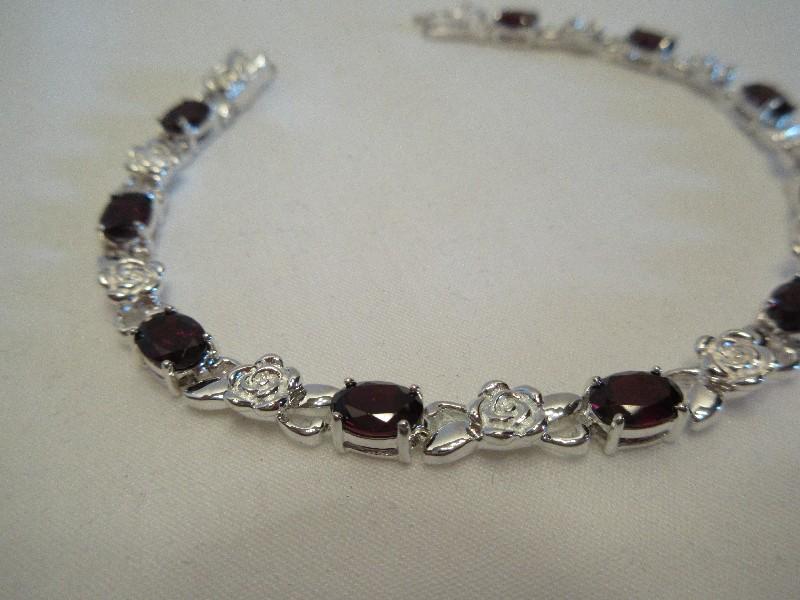 925 Sterling Amethyst Color/Rosette Design Bracelet