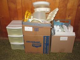 Super Plasticware Lot - Tupperware Cake/Pie Divided, Ice Trays Eckerds, Trays, Etc.