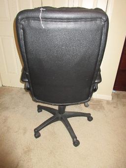 True Seating Concepts Black Executive Swivel Office Desk Chair w/ Padded Arms