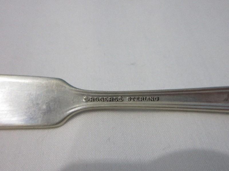 2 Rogers International Sterling Moonbeam Pattern Silverware Flat Handle Butter Spreaders