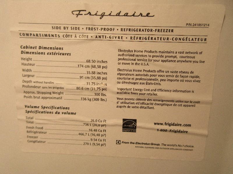 White Frigidaire w/ Ice & Water Filtration System Door Dispenser w/ Light SidexSide