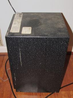 Whirlpool Dehumidifier Model: AD0402XA Black Metal