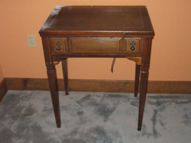 Vintage Green Singer Sewing Machine in Cabinet, Powers on Needle/Feed Move Cabinet