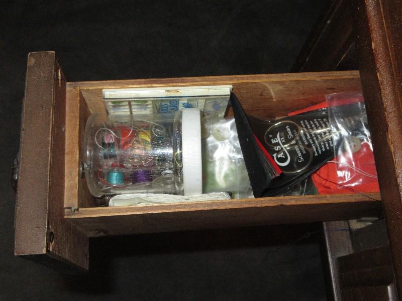 Vintage Green Singer Sewing Machine in Cabinet, Powers on Needle/Feed Move Cabinet