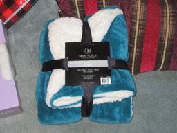 Group - Spa Sensations Memory Foam Contour Pillow Fits Standard Case