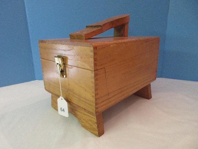 Oak Shinemaster Dovetail Shoe Shine Storage Box Shoe Rest, Brushes, Polish, Etc.