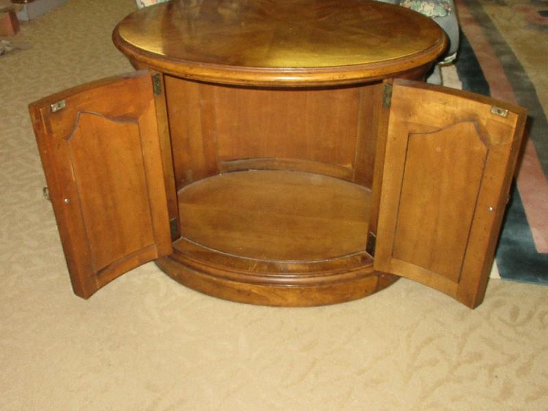 Drexel Furniture Heritage Collection Simulated Walnut Oval End Table Cabinet