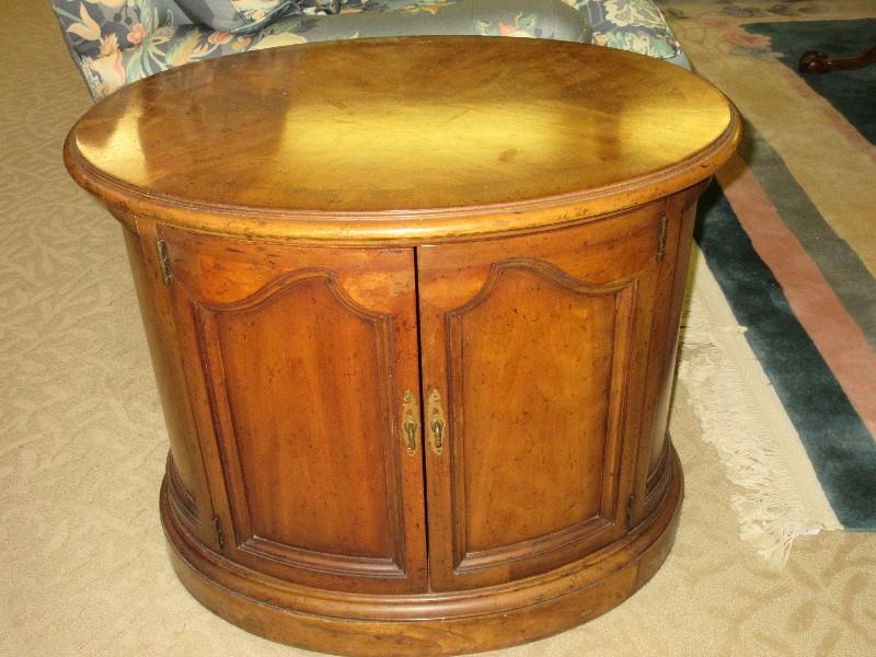 Drexel Furniture Heritage Collection Simulated Walnut Oval End Table Cabinet