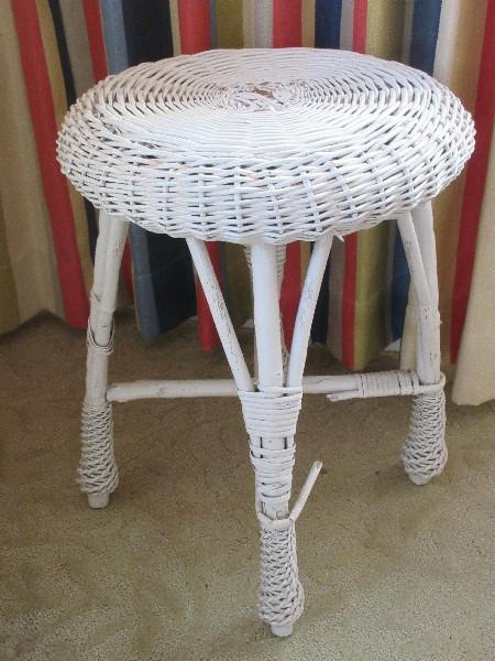 Vintage Round White Wicker Vanity Stool