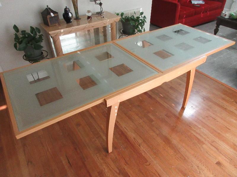 Magnificent Calligaris Furniture Bon-Ton Sleek Italian Modern Maple Extendable Dining Table