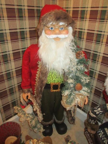 Christmas Collection Old World 36" Figure Santa Claus Holding Wreath & Tree