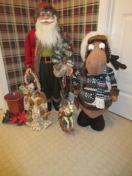 Christmas Collection Old World 36" Figure Santa Claus Holding Wreath & Tree