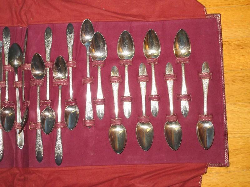 46 pcs. Vintage National Silver co. A-1 Silverplate Flatware Rose and Leaf Pattern