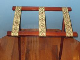 Maple Folding Luggage Suitcase Rack (Some Nicks/Scratches)