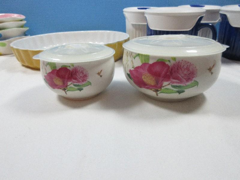 2 Corningware 20oz Stoneware Colours Meal Mugs w/Vented Lids, 2 White Jade Porcelain bowls