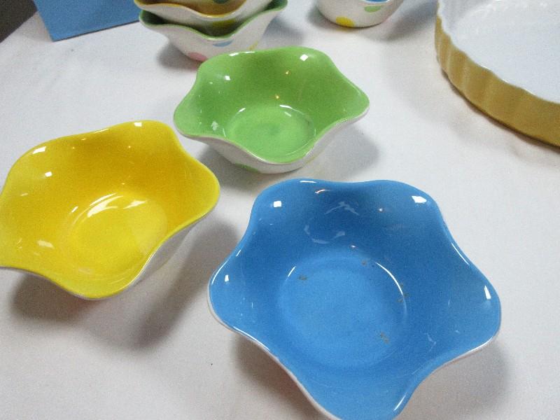 2 Corningware 20oz Stoneware Colours Meal Mugs w/Vented Lids, 2 White Jade Porcelain bowls