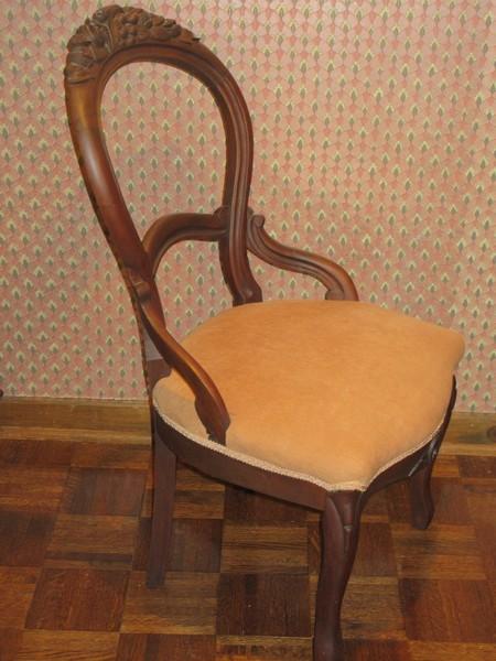 Splendid Walnut Balloon Back Parlor Chair Carved Detail Grape, Nuts and Foliage
