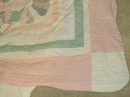 American Pacific Ent. Applique Dresden Plate Tradition Pattern Quilt. Approx 83" x 94"