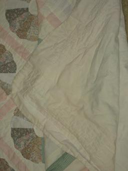 American Pacific Ent. Applique Dresden Plate Tradition Pattern Quilt. Approx 83" x 94"