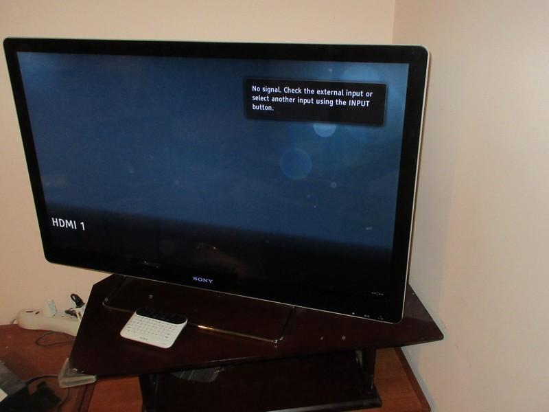 Sony NSX-40GT1 Google Internet 40" Flat Screen TV LCD HDTV on Stand with Remote
