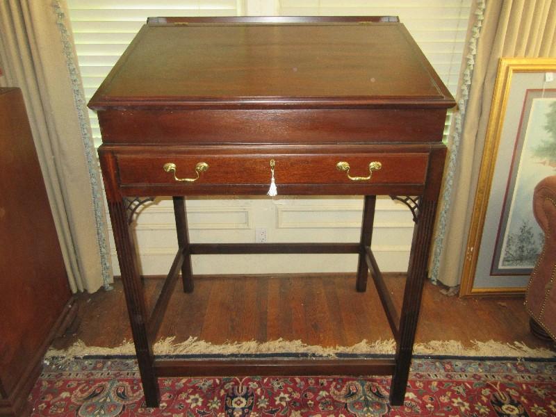 Exquisite Henkel Moore Furniture Mahogany 18th Century Design Chippendale Traditional Style