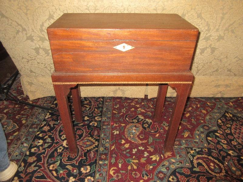 Antique Mahogany Travel Portable Writing Box Desk Writing Slope w/Interior Storage &