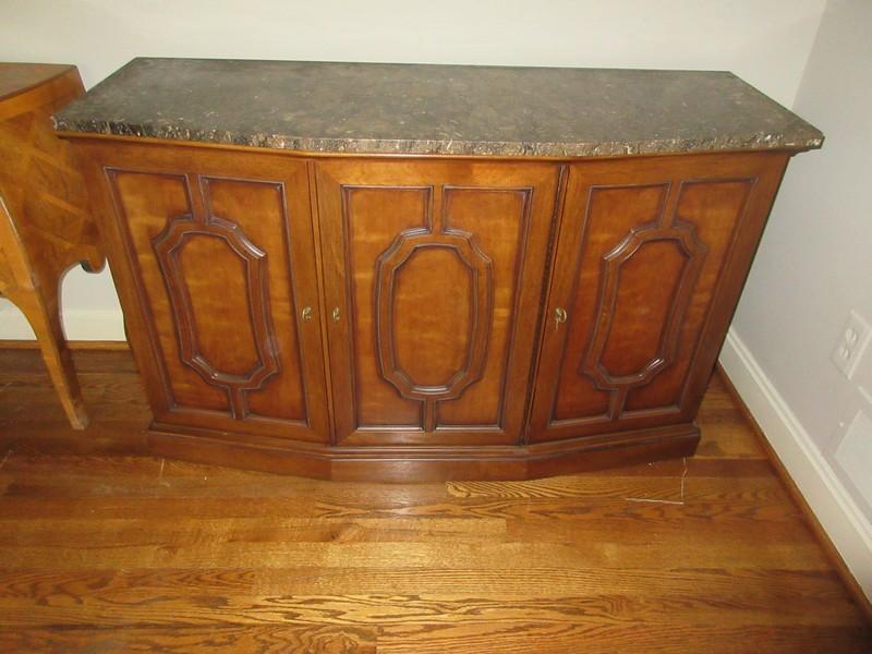 Henredon Classic Country Manor Style Server/Credenza Console w/Marble Tip Triple Panel