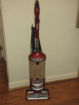 Shark Lift-Away Canister Upright Vacuum w/Power Fins