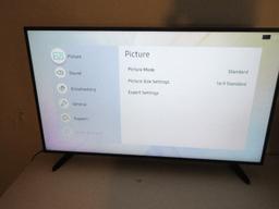 Samsung 43" Flat Screen TV on Base w/Remote