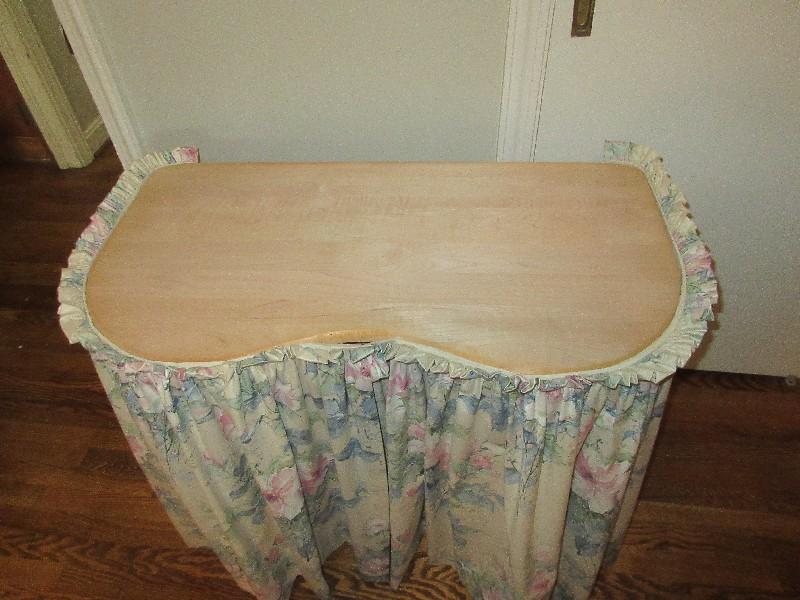 Kidney Shaped Vanity Dressing Table w/Pleated Fabric Skirt Stem Wild Pink Rose Pattern &