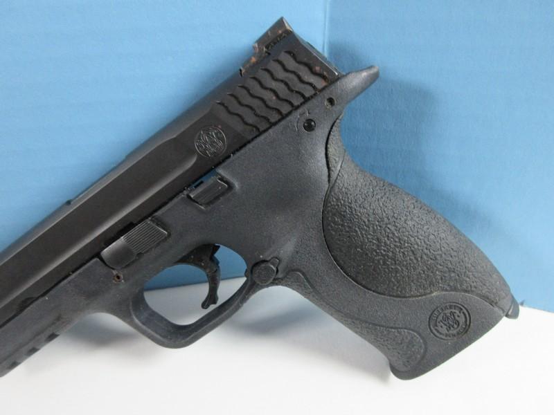 Smith & Wesson M&P 9MM Pistol w/7 Magazines and Case, 5 have Ammo. Serial# MRM9115